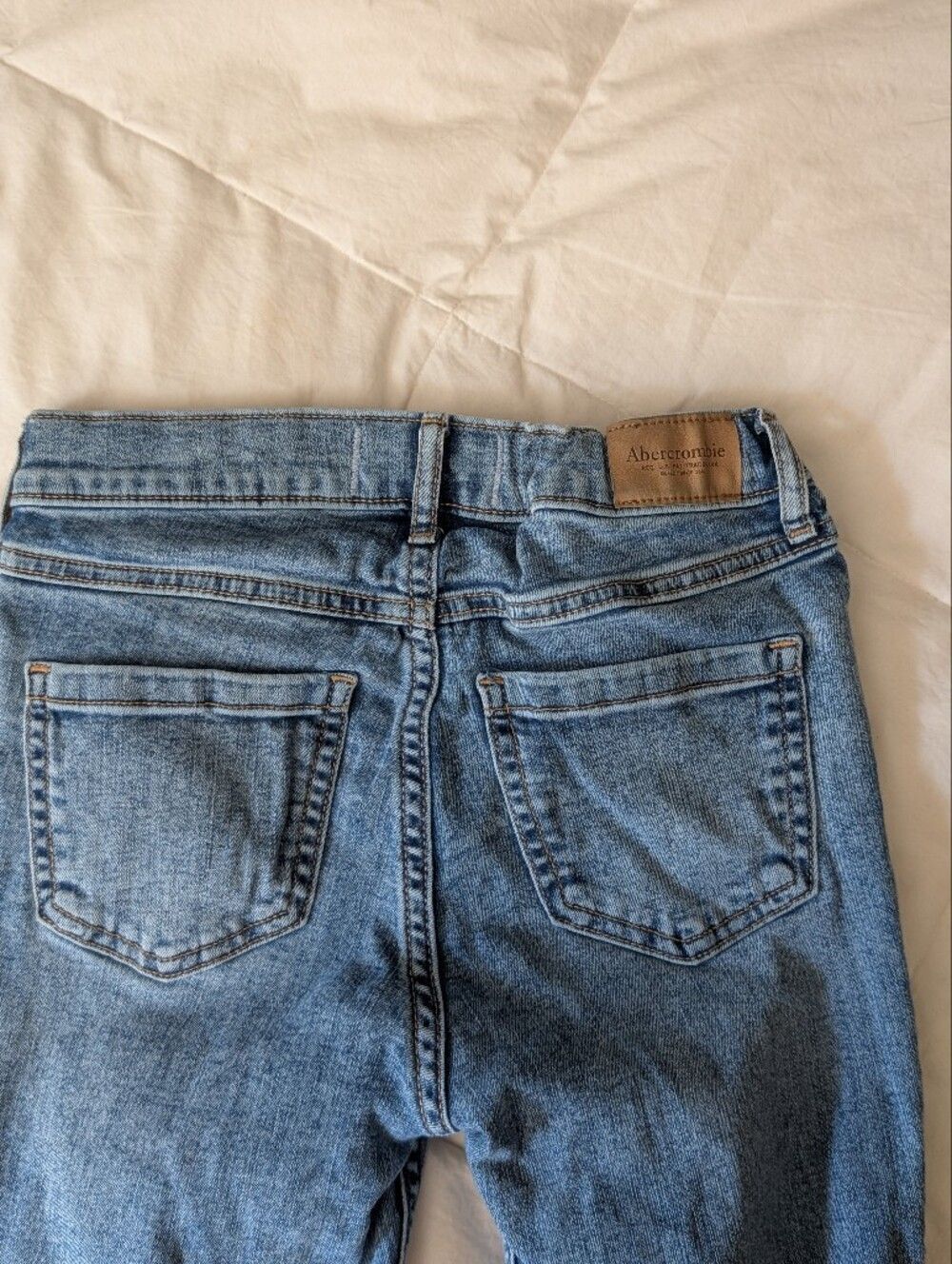 Abercrombie Kids Girls High Rise Flare Jeans Medium Wash Blue Denim 11/12 Short - Picture 5 of 6